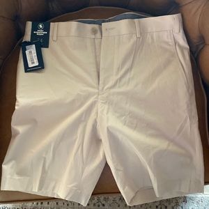 Hart Shaffner Marx flat front shorts NWT size 34.